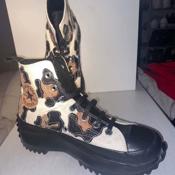 Converse - Picture 2 of 3